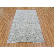 Load image into Gallery viewer, 4&#39;x6&#39;4&quot; Platinum Gray, Pure Undyed Wool, Hand Knotted, Tone on Tone, Modern Grass Design, Oriental RugSh79523 FWR477138