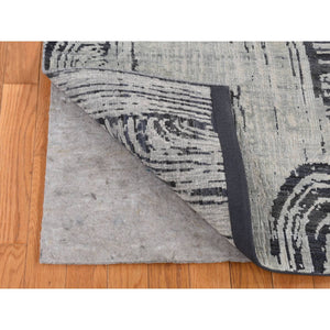 8'9"x12'2" Goose Gray, THE CANE Design, Pure Silk with Textured Wool, Hand Knotted, Oriental Rug FWR522702