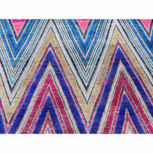 Load image into Gallery viewer, 4&#39;x6&#39;2&quot; Hot Pink, Hand Knotted, Chevron Design, Sari Silk with Textured Wool, Oriental Rug FWR523290