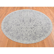 Load image into Gallery viewer, 7&#39;9&quot;x7&#39;9&quot; Gainsboro Gray, Jacquard Hand Loomed, Broken Cypress Tree Design, Wool and Silk, Thick and Plush, Round Oriental Rug FWR524154