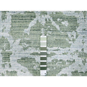 5'5"x7'5" Pistachio Green, Hand Loomed, Wool and Plant Based Silk, Textured Pile, Modern Design, Oriental Rug FWR61698