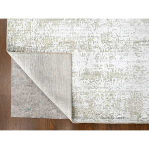 4'1"x5'10" Oyster Gray, Textured Pile, Modern Design, Hand Loomed, Wool and Plant Based Silk, Oriental Rug FWR61704