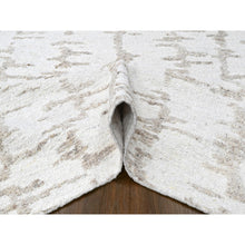 Load image into Gallery viewer, 9&#39;10&quot;x13&#39;10&quot; Bone White, Flat Weave With Pile, Modern Design, Hand Knotted, 100% Wool, Oriental Rug FWR61752