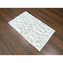 Load image into Gallery viewer, 2&#39;x3&#39; Chiffon White, Minimalist Swedish Design, Hand Knotted, Natural Wool, Sample, Mat, Oriental Rug FWR62064