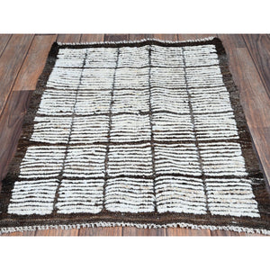 2'1"x2'8" Vista White, Tone On Tone, Moroccan Weave With Box Design, Textured Pile, Undyed Natural Wool, Hand Knotted, Mat, Sample, Oriental Rug FWR8376