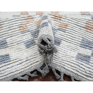 8'1"x10'5" Chiffon White, Moroccan Weave with Soft and Balanced Colors Box Design, Hand Knotted, Soft Wool, Tone on Tone, Textured Pile, Oriental Rug FWR120906