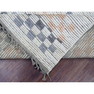 8'1"x10'5" Chiffon White, Moroccan Weave with Soft and Balanced Colors Box Design, Hand Knotted, Soft Wool, Tone on Tone, Textured Pile, Oriental Rug FWR120906