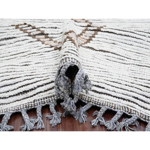 15'9"x23'5" Whisper White, Moroccan Weave with Geometric Pattern, Textured Wool, Hand Knotted, Palace Size, Oriental Rug FWR121392