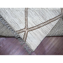 Load image into Gallery viewer, 15&#39;9&quot;x23&#39;5&quot; Whisper White, Moroccan Weave With Geometric Pattern, Textured Wool, Hand Knotted, Palace Size, Oriental Rug FWR121392