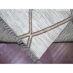15'9"x23'5" Whisper White, Moroccan Weave with Geometric Pattern, Textured Wool, Hand Knotted, Palace Size, Oriental Rug FWR121392