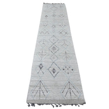 Load image into Gallery viewer, 2&#39;5&quot;x10&#39;6&quot; Pearl White, Moroccan Weave with Geometric Pattern, Textured Pile, Soft Wool, Hand Knotted, Runner, Oriental Rug FWR121644