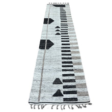 Load image into Gallery viewer, 2&#39;6&quot;x11&#39; Alabaster White, Moroccan Weave with Geometric Pattern, Informal Look, Hand Knotted, Textured Pile, Soft Wool, Runner, Oriental Rug FWR121710