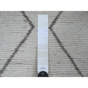 3'3"x15'5" Chiffon White, Moroccan Weave with Geometric Serrated Design, Soft Wool, Hand Knotted, Textured Pile, XL Runner, Oriental Rug FWR121752