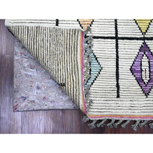 5'5"x9' Pearl White, Moroccan Weave With Colorful Geometric Design, Hand Knotted, Soft Wool, Tone On Tone, Textured Pile, Oriental Rug FWR122082