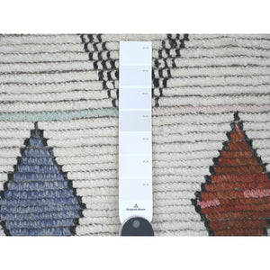 5'5"x9' Pearl White, Moroccan Weave With Colorful Geometric Design, Hand Knotted, Soft Wool, Tone On Tone, Textured Pile, Oriental Rug FWR122082