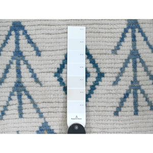6'x9'3" Pearl White, Moroccan Weave With Colorful Geometric Pattern, Hand Knotted, Soft Wool, Tone On Tone, Textured Pile, Oriental Rug FWR124452
