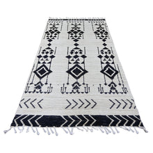 Load image into Gallery viewer, fine wool rugs
