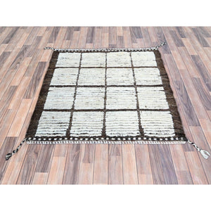 1'8"x2' Daisy White, Natural Undyed Wool, Moroccan Weave, Grid Design Sample, Hand Knotted, Oriental Rug FWR1482
