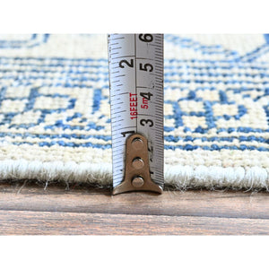 6'x9' Cloud Gray, Peshawar With Serapi Heriz Medallion Design, 100% Wool, Hand Knotted, Densely Woven, Oriental Rug FWR1944