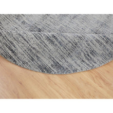 Load image into Gallery viewer, 7&#39;9&quot;x7&#39;9&quot; Gray Fine Jacquard Hand Loomed Modern Wool And Art Silk Round Oriental Rug FWR348714