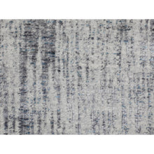 Load image into Gallery viewer, 7&#39;9&quot;x7&#39;9&quot; Gray Fine Jacquard Hand Loomed Modern Wool And Art Silk Round Oriental Rug FWR348714
