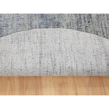 Load image into Gallery viewer, 5&#39;9&quot;x5&#39;9&quot; Gray Fine Jacquard Hand Loomed Modern Round Wool And Art Silk Oriental Rug FWR348732