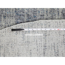 Load image into Gallery viewer, 5&#39;9&quot;x5&#39;9&quot; Gray Fine Jacquard Hand Loomed Modern Round Wool And Art Silk Oriental Rug FWR348732