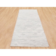 Load image into Gallery viewer, 2&#39;6&quot;x8&#39; Modern Ivory Hand Spun Runner Undyed Natural Wool Hand Knotted Oriental Rug FWR349398