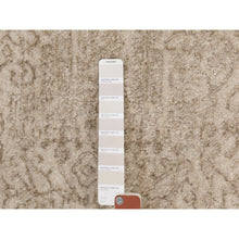 Load image into Gallery viewer, 5&#39;9&quot;x5&#39;9&quot; Round Taupe Fine Jacquard Hand Loomed Modern Wool And Art Silk Oriental Rug FWR350598