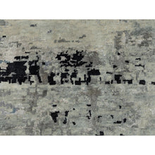 Load image into Gallery viewer, 10&#39;x10&#39; Round Silver, Blue Wool &amp; Silk Abstract Design Hand Knotted Oriental Modern Rug FWR350880