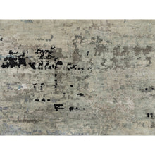 Load image into Gallery viewer, 8&#39;x8&#39; Abstract Design Silver-blue Modern Hand Knotted Wool &amp; Silk Oriental Round Rug FWR351060