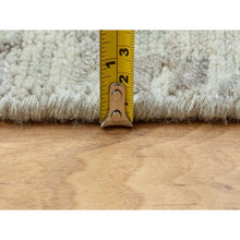 Load image into Gallery viewer, 8&#39;x8&#39; Abstract Design Silver-blue Modern Hand Knotted Wool &amp; Silk Oriental Round Rug FWR351060