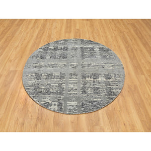5'2"x5'2" Gray Hand Spun Undyed Natural Wool Modern Criss Cross Erased Design Hand Knotted Round Oriental Rug FWR351678