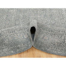 Load image into Gallery viewer, 7&#39;10&quot;x7&#39;10&quot; Gray Fine jacquard Tone on Tone Hand Loomed Modern Wool and Art Silk Round Oriental Rug FWR351696