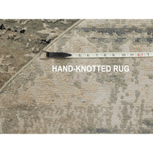 Load image into Gallery viewer, 6&#39;x6&#39; Wool &amp; Silk Silver Blue Modern Abstract Design Hand Knotted Oriental Round Rug FWR353304