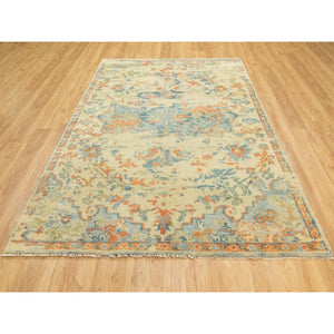 5'9"x9' Ivory Variegated Broken Heriz Design Supple Collection Pure Wool Hand Knotted Oriental Rug FWR353928