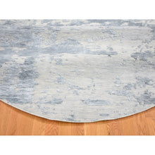 Load image into Gallery viewer, 7&#39;10&quot;x7&#39;10&quot; Round Abstract Design Wool And Silk Hi-low Pile Denser Weave Hand Knotted Oriental Rug FWR354318