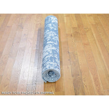 Load image into Gallery viewer, 4&#39;x6&#39; Gray Abstract Design Wool And Silk Hi-low Pile Denser Weave Hand Knotted Oriental Rug FWR354492