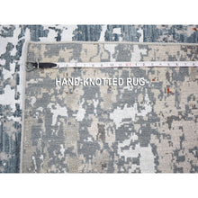 Load image into Gallery viewer, 4&#39;x6&#39; Gray Abstract Design Wool And Silk Hi-low Pile Denser Weave Hand Knotted Oriental Rug FWR354492