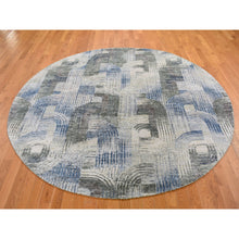 Load image into Gallery viewer, 8&#39;x8&#39; The Intertwined Passage,round Silk With Textured Wool Hand Knotted Oriental Rug FWR354936