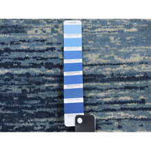 Load image into Gallery viewer, 8&#39;x8&#39; Blue With Touches Of Ivory Hand Knotted Horizontal Ombre Design Pure Wool Round Oriental Rug FWR355386