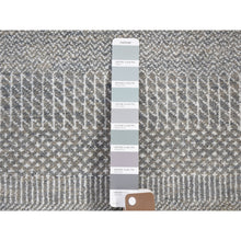 Load image into Gallery viewer, 6&#39;x6&#39; Gray Grass Design Wool And Silk Hand Knotted Round Oriental Rug FWR355932