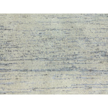 Load image into Gallery viewer, 6&#39;1&quot;x9&#39; Light Gray Jacquard Hand Loomed Modern Natural Wool And Plant Based Silk Oriental Rug FWR372336