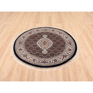 4'2"x4'2" Black Round Tabriz Mahi Fish Medallion Design Wool Hand Knotted Oriental Rug FWR374676