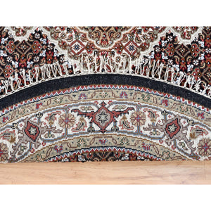4'2"x4'2" Black Round Tabriz Mahi Fish Medallion Design Wool Hand Knotted Oriental Rug FWR374676
