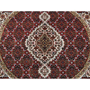 3'4"x3'4" Red Wool Fish Medallion Design Tabriz Mahi Hand Knotted Round Oriental Rug FWR374730