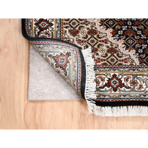 2'10"x5'4" Fish Medallion Design Tabriz Mahi Wool Hand Knotted Black Oriental Rug FWR375192