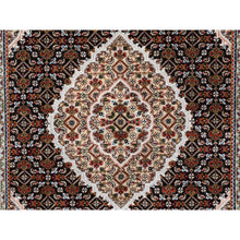 Load image into Gallery viewer, 2&#39;10&quot;x5&#39;4&quot; Fish Medallion Design Tabriz Mahi Wool Hand Knotted Black Oriental Rug FWR375192