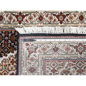 2'10"x5'4" Fish Medallion Design Tabriz Mahi Wool Hand Knotted Black Oriental Rug FWR375192