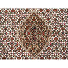 Load image into Gallery viewer, 4&#39;x4&#39; Hand Knotted Ivory Wool Fish Medallion Design Tabriz Mahi Oriental Round Rug FWR375546